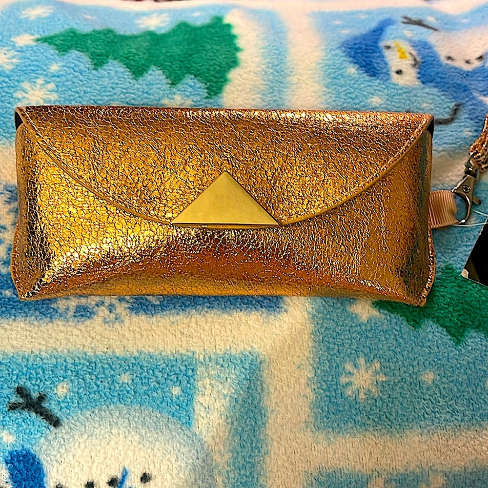Glasses case NWT metallic gold/bronze snaps shut wristlet shiny Faux leather